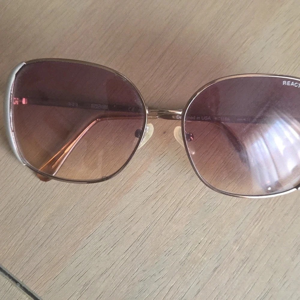 Lot 2 Kenneth Cole Sunglasses